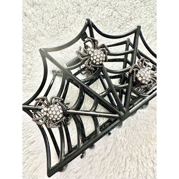 Piper K black spiderweb metal hair club with gunmetal spiders with rhinestones - Picture 2 of 6